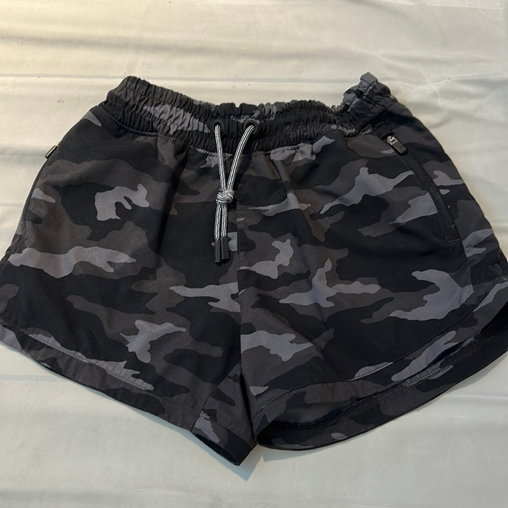 Cute Athleta girl Camo shorts